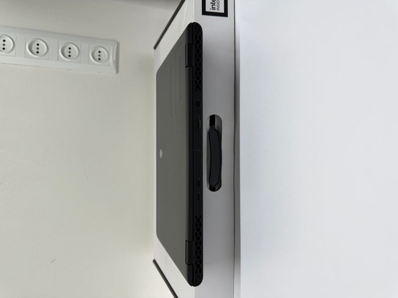 Dell Alienware m16 R2  Dell Alienware m16 R2 фото