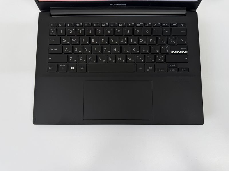 ASUS Vivobook Pro 14 OLED  ASUS Vivobook Pro 14 OLED  фото