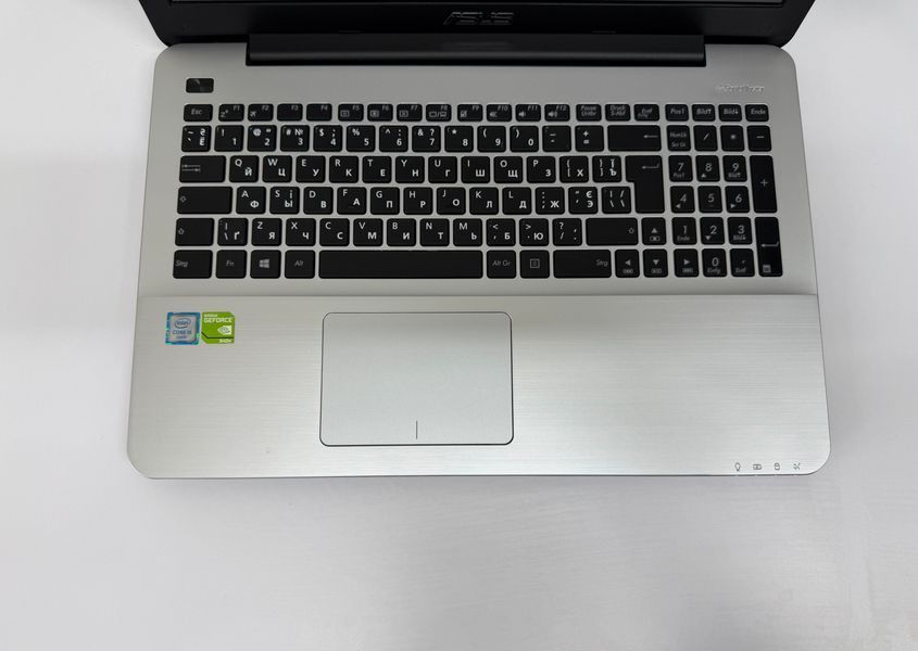 ASUS R556U ASUS R556U фото