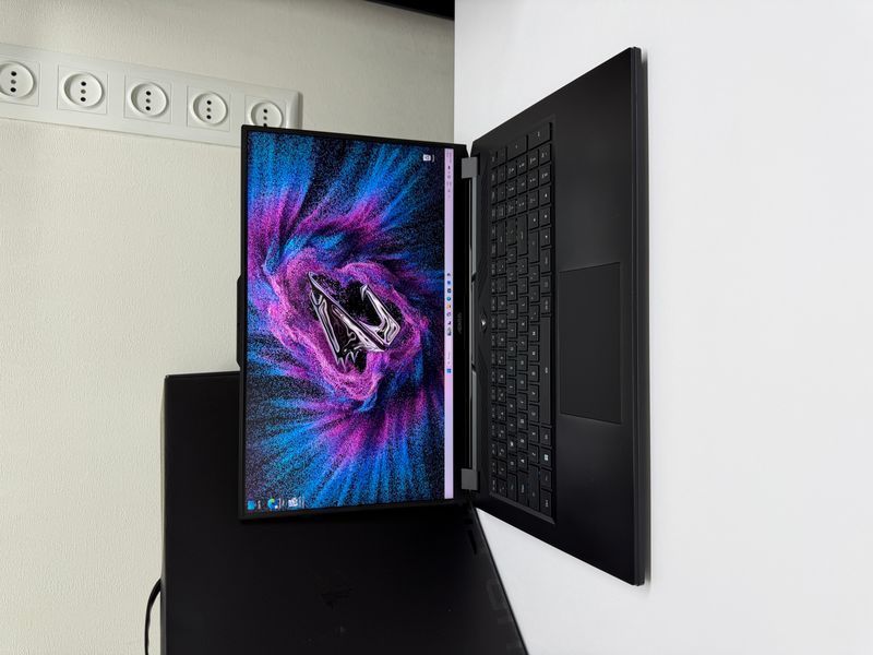 Gigabyte Aorus 7 9KF Gigabyte Aorus 7 9KF фото