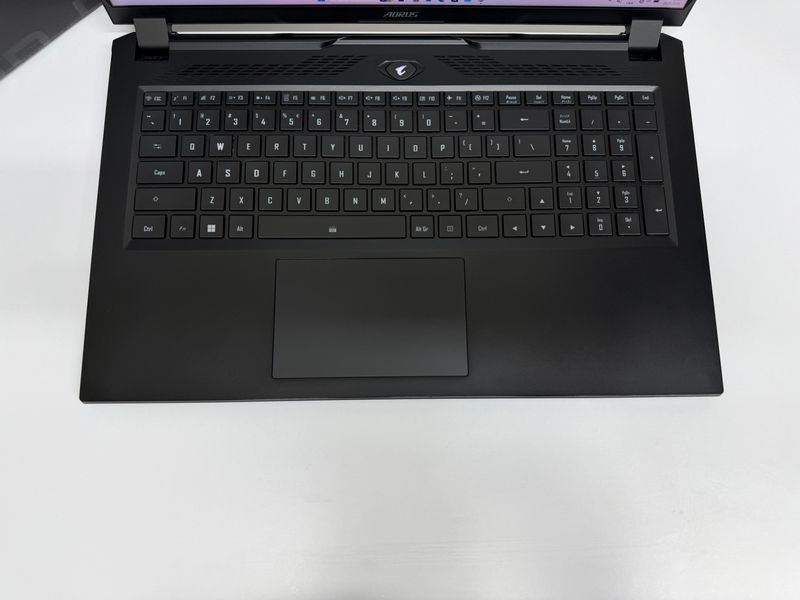 Gigabyte Aorus 7 9KF Gigabyte Aorus 7 9KF фото