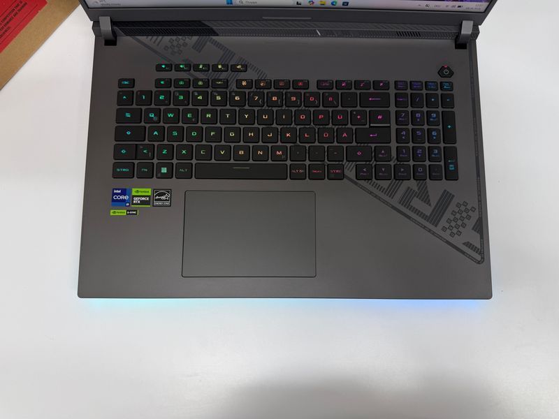 ASUS ROG Strix G18 i9-13  ASUS ROG Strix G18  фото