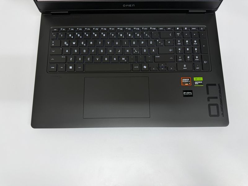 HP Omen 17 RTX 5060 HP Omen 17 RTX 5060 фото