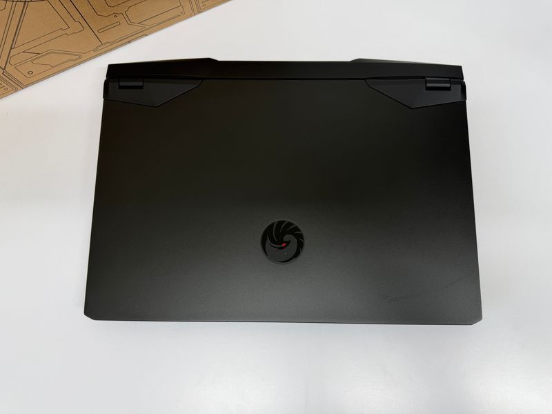 MSI Alpha 17  MSI Alpha 17 фото